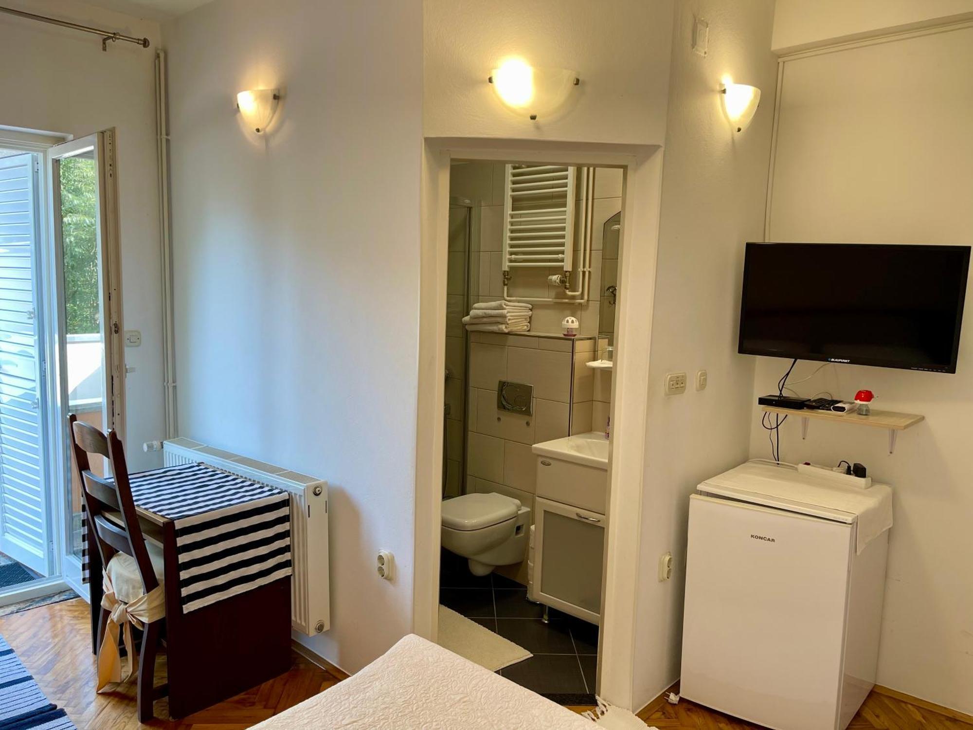 Ana Guest House นิน ภายนอก รูปภาพ